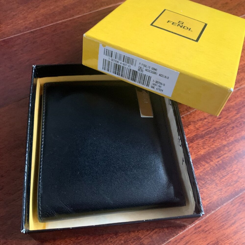 Fendi classic black leather wallet
